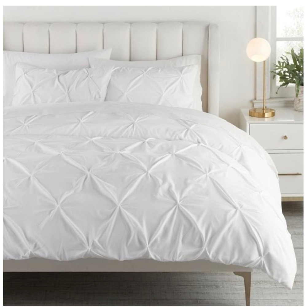 Pottery Barn Teen Microfiber Pintuck Duvet Cover Full/Queen Size White